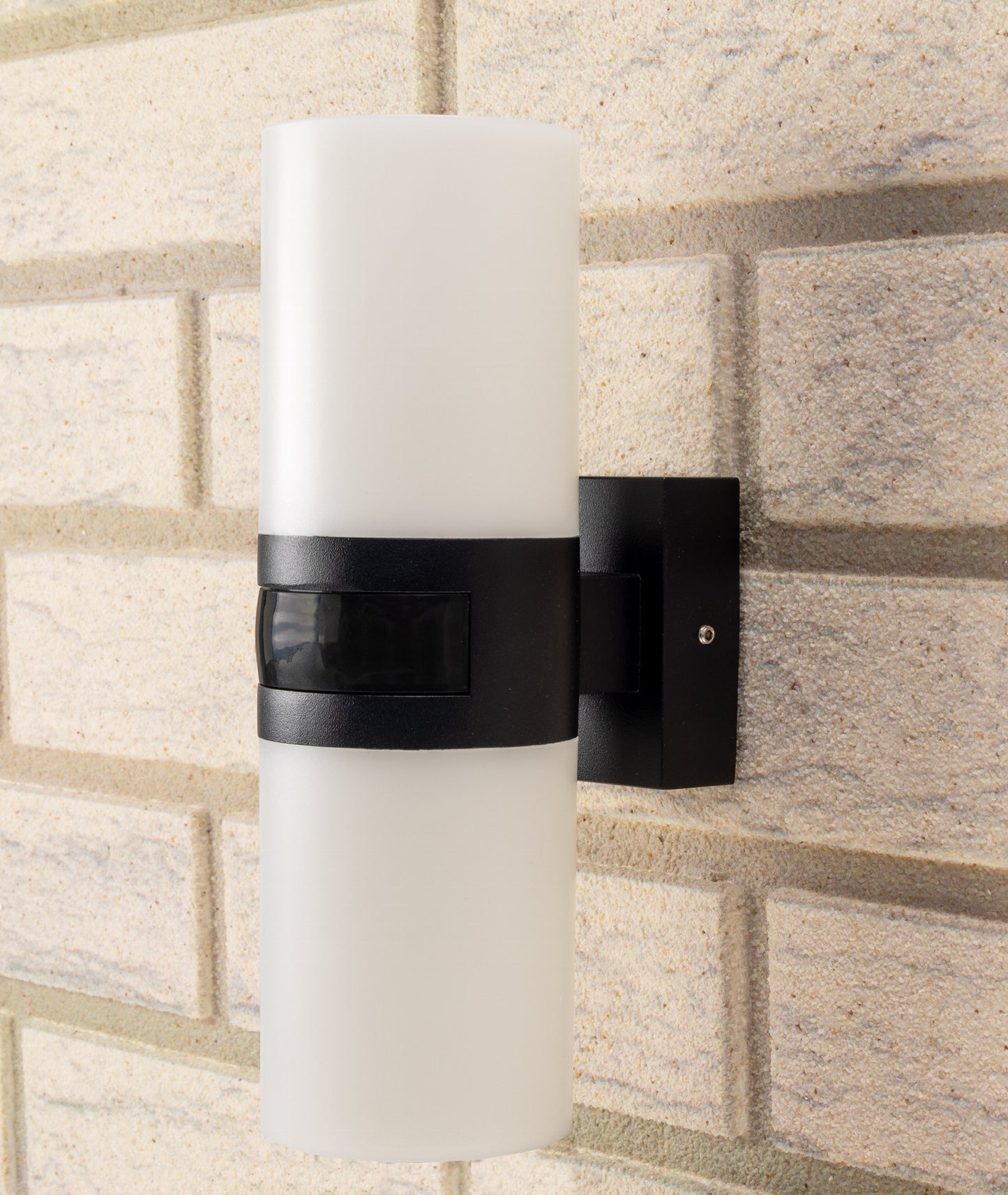 LED Wandleuchte "TUBULAR" IP65 20W, 2085lm, 180° Bewegungsmelder, 2900K