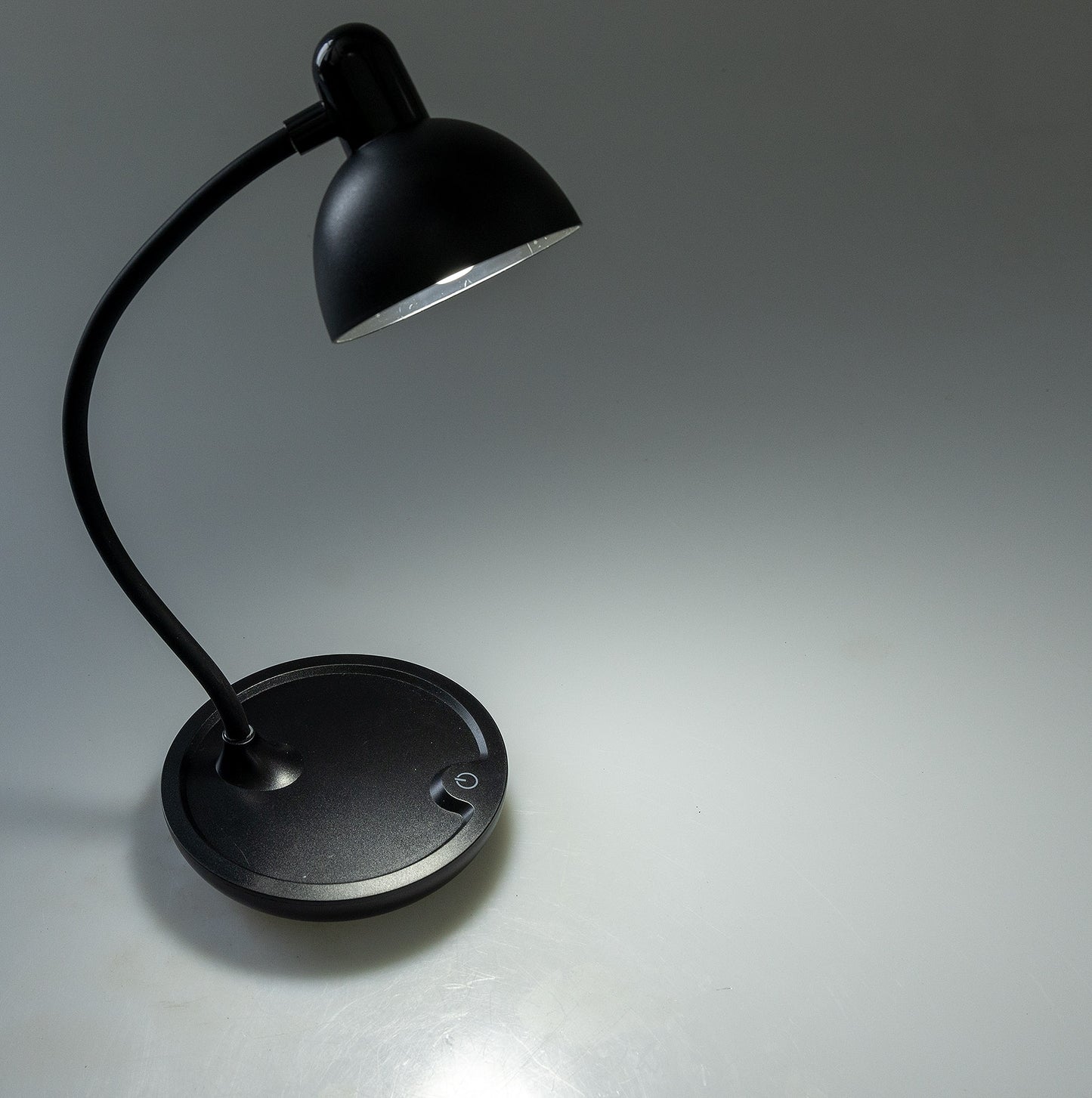 LED Tischleuchte mit Schwanenhals Batterie, dimmbar, warmweiß, Schwarz