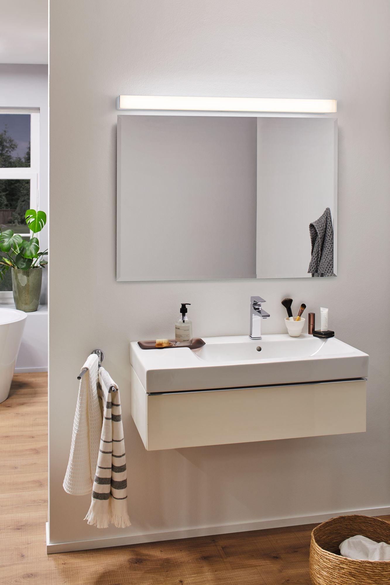Paulmann WallCeiling HomeSpa Tova IP44 TunW LED 6,2W 600mm Chrom/Weiß 230V Metall/Acryl