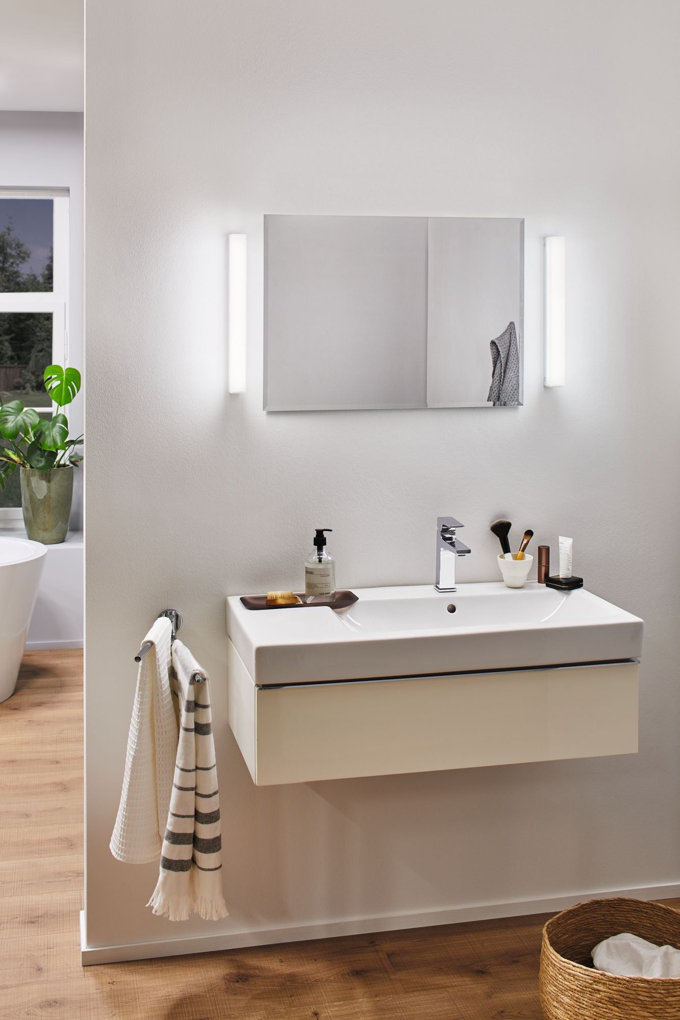 Paulmann WallCeiling HomeSpa Luno IP44 LED 1x6W WhiteSwitch 390mm Alu 230V Metall/Kst
