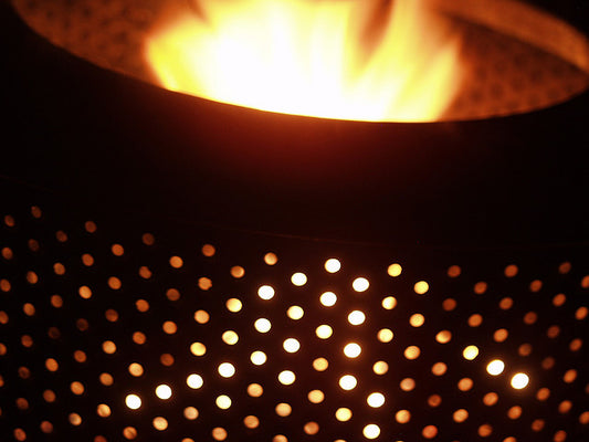Eine Leuchte oder auch ein Feuer in einer Waschmaschinentrommel zaubert wunderschöne Lichteffekte.