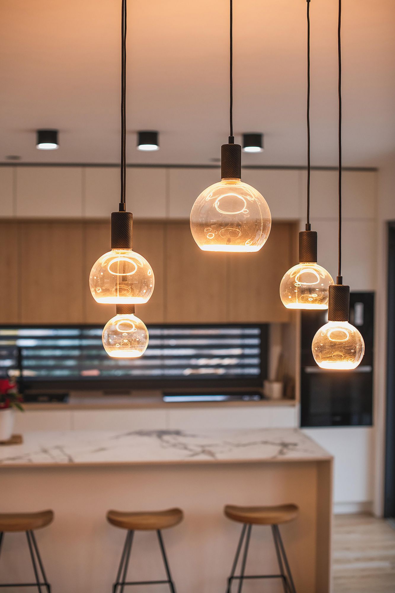Deko-Light LED Design-Bulb Moon 200, DIM, E27, 6,0W, 1900K, smoky
