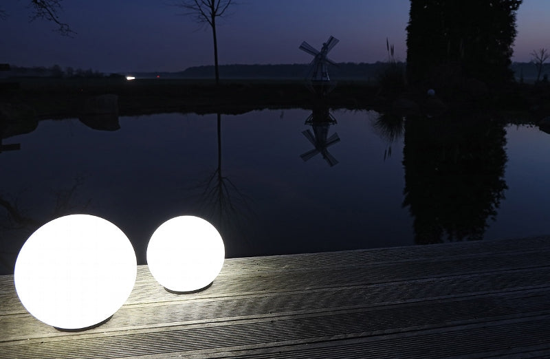 LED Solar Kugelleuchte 25cm Ø neutralweiße LEDs, IP44