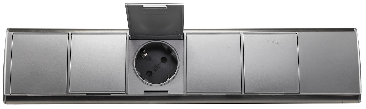 4-fach Steckdosenblock Edelstahl + 2xUSB für Aufbaumontage, 45°, Abdeckklappen
