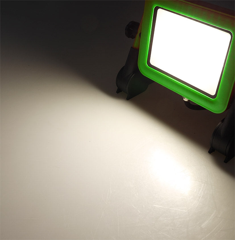 LED-Baustrahler "CTS-50W V4" 1,5m Kabel 50W, IP44, 4350lm, 4000K, mit Ständer