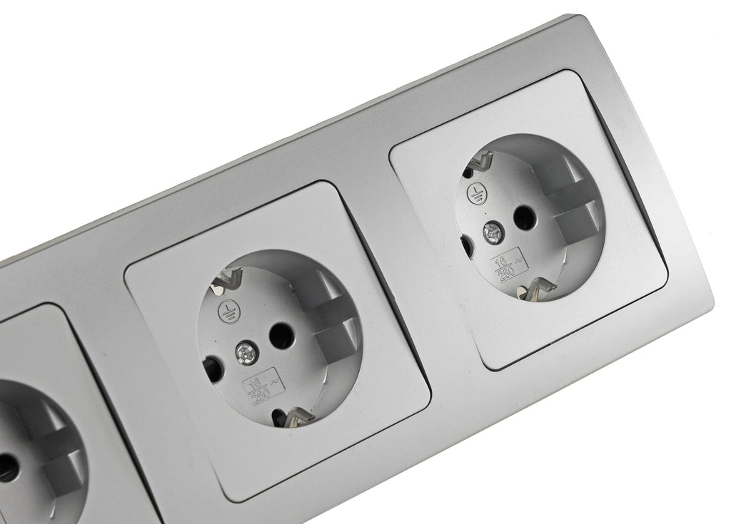 DELPHI Starter 3 Steckdo.+ 3-fach Rahmen 250V~/ 16A, Klemmanschluss, silber