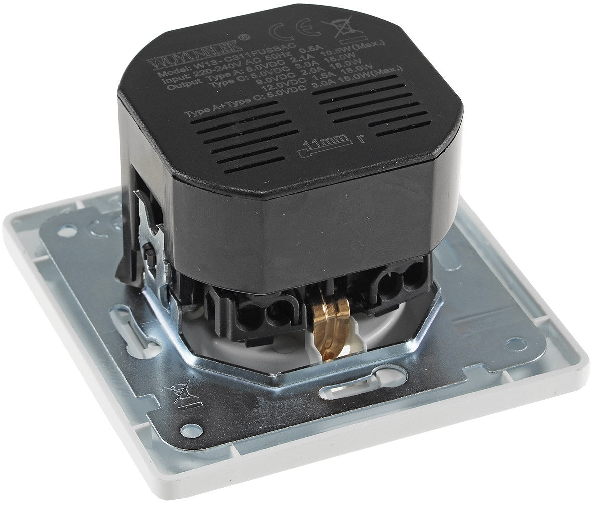 DELPHI Schutzkontakt-Steckdose, silber 250V~/ 16A, Unterputz, USB-C / PD