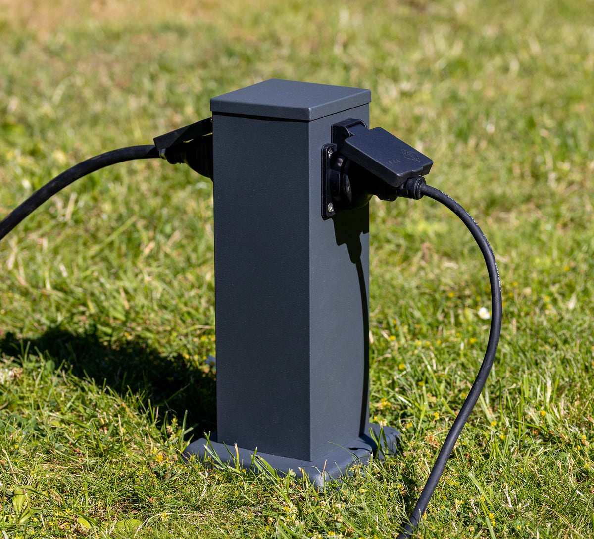 Steckdosensäule 2-fach, IP44, Anthrazit 250V~/ 16A, 13x13x27cm