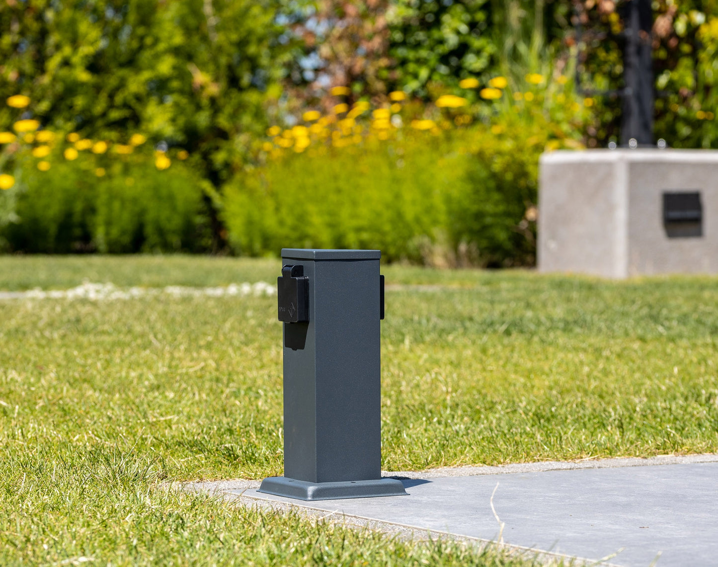 Steckdosensäule 2-fach, IP44, Anthrazit 250V~/ 16A, 13x13x27cm