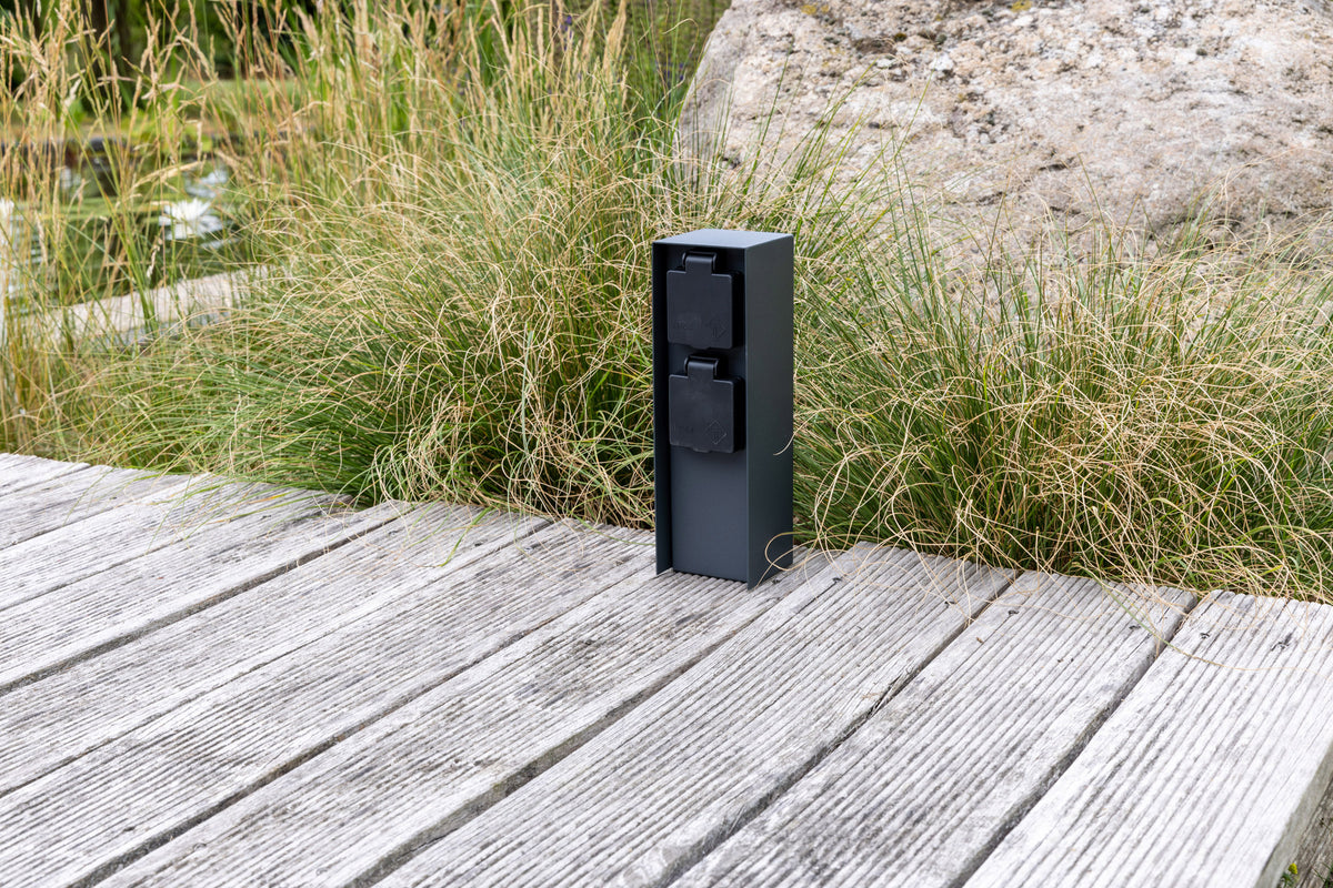 Steckdosensäule 2-fach, IP44, Anthrazit 250V~/ 16A, 8x8x23cm