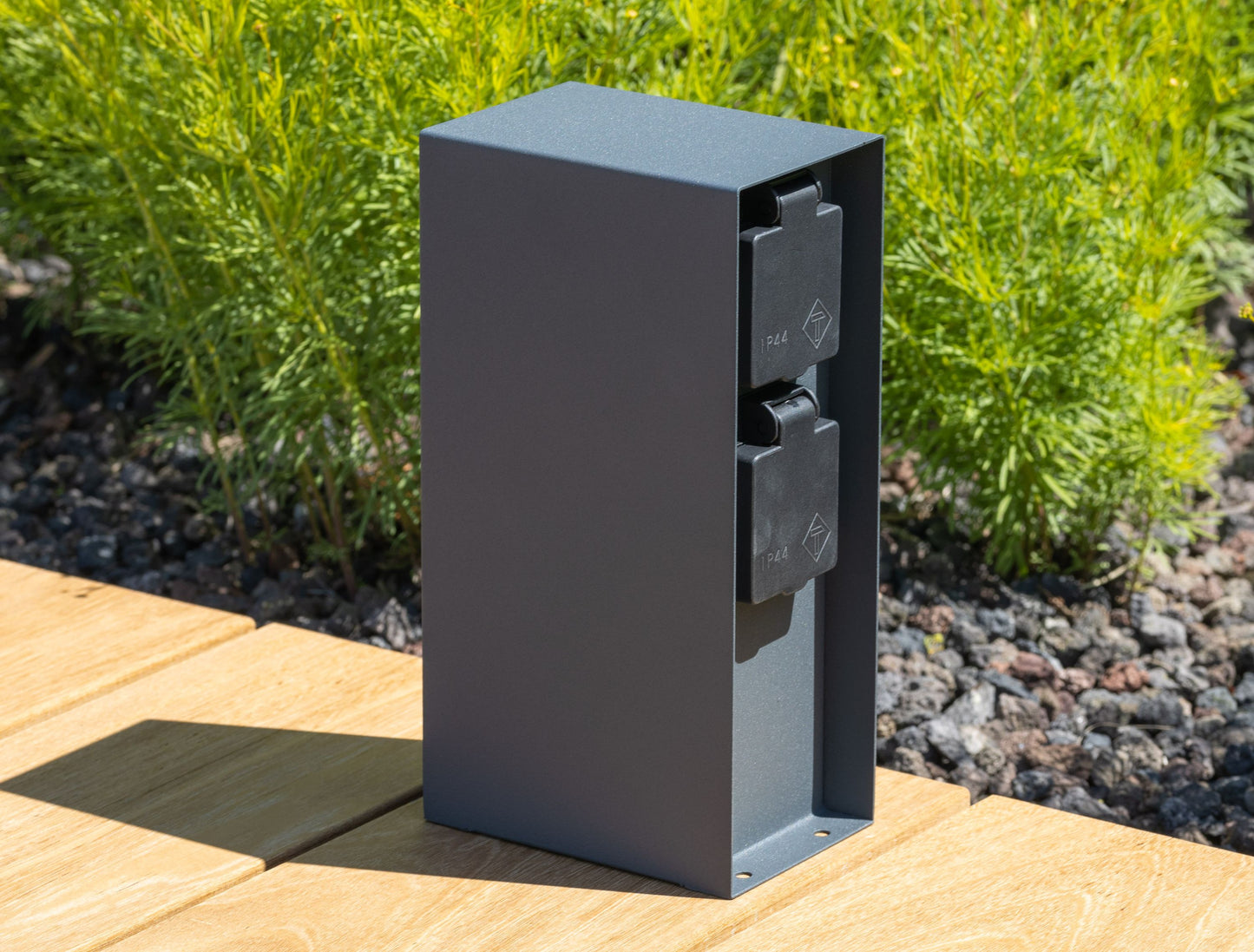Steckdosensäule 4-fach, IP44, Anthrazit 250V~/ 16A, 9x12x23cm