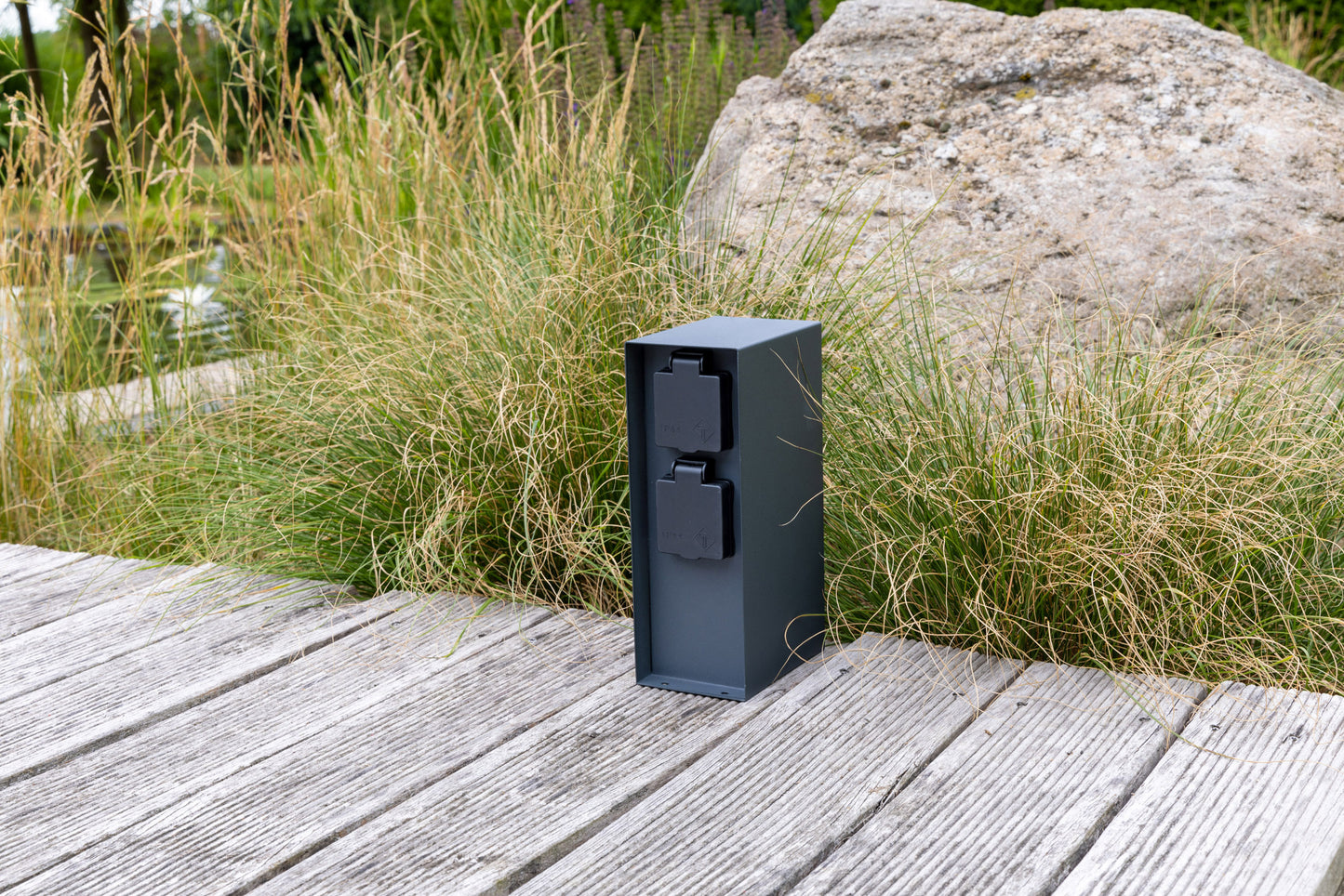 Steckdosensäule 4-fach, IP44, Anthrazit 250V~/ 16A, 9x12x23cm