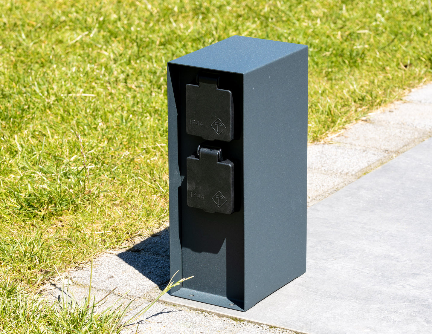 Steckdosensäule 4-fach, IP44, Anthrazit 250V~/ 16A, 9x12x23cm