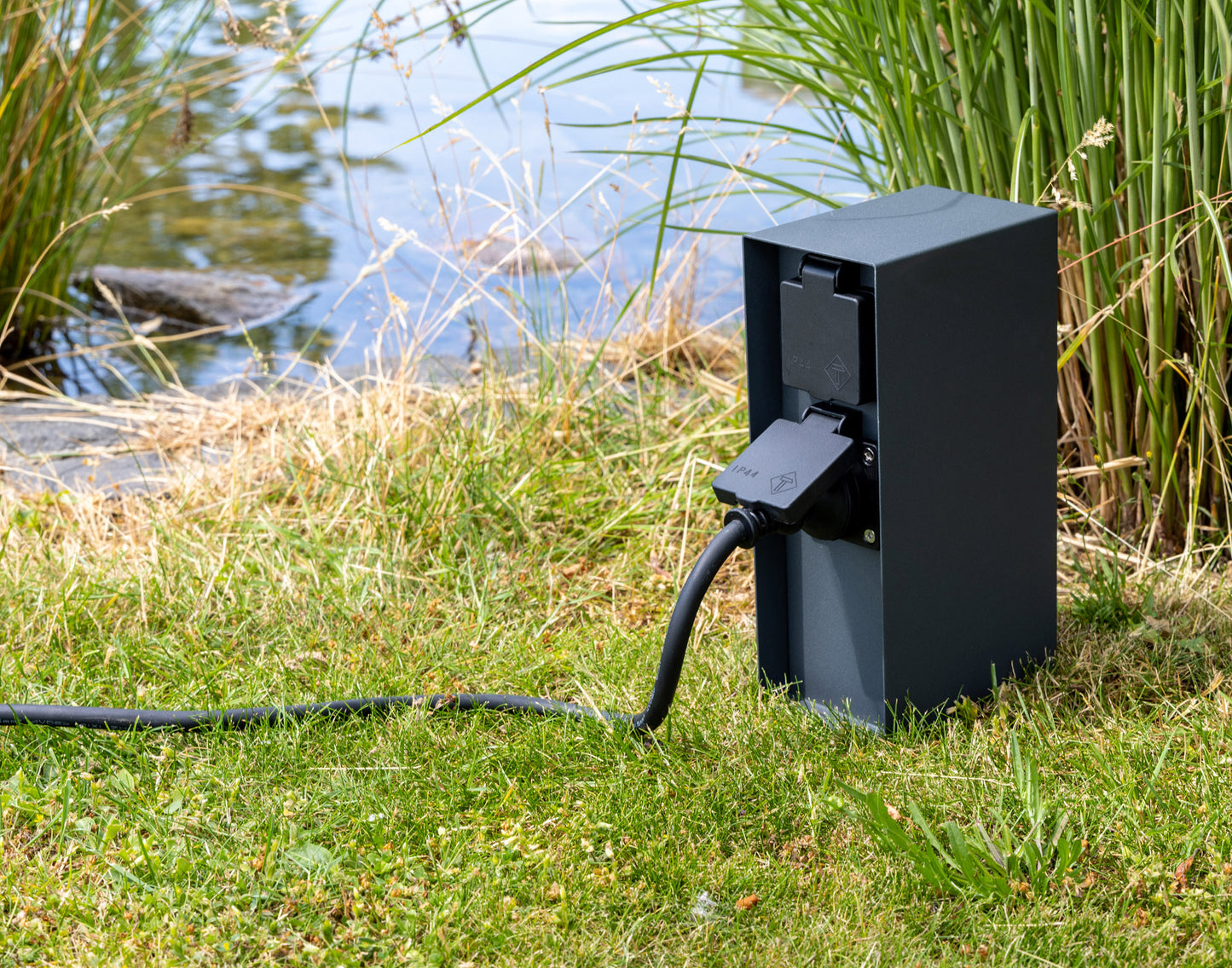 Steckdosensäule 4-fach, IP44, Anthrazit 250V~/ 16A, 9x12x23cm