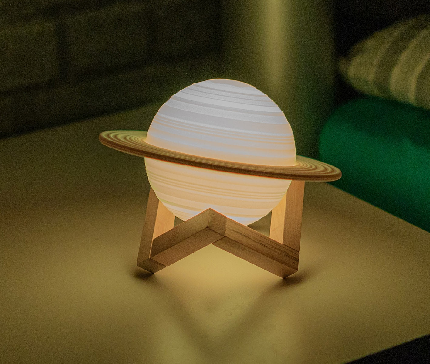 Dekoleuchte "3D Saturn"15cm Ø integr. Li-Akku, IR-Fernbedienung