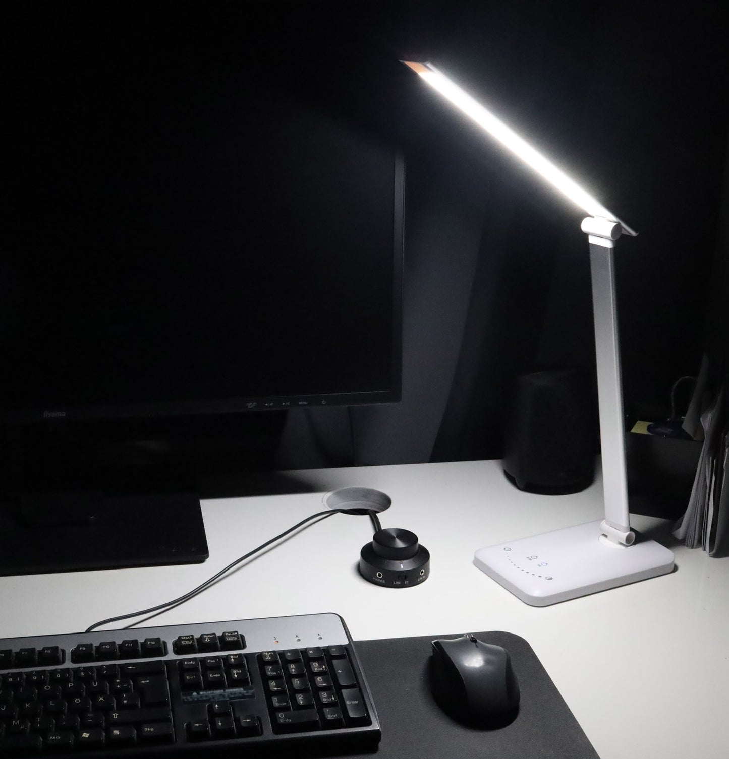 LED Schreibtisch-Leuchte, dimmbar LIchtfarbe einstellbar, 8W, 550lm