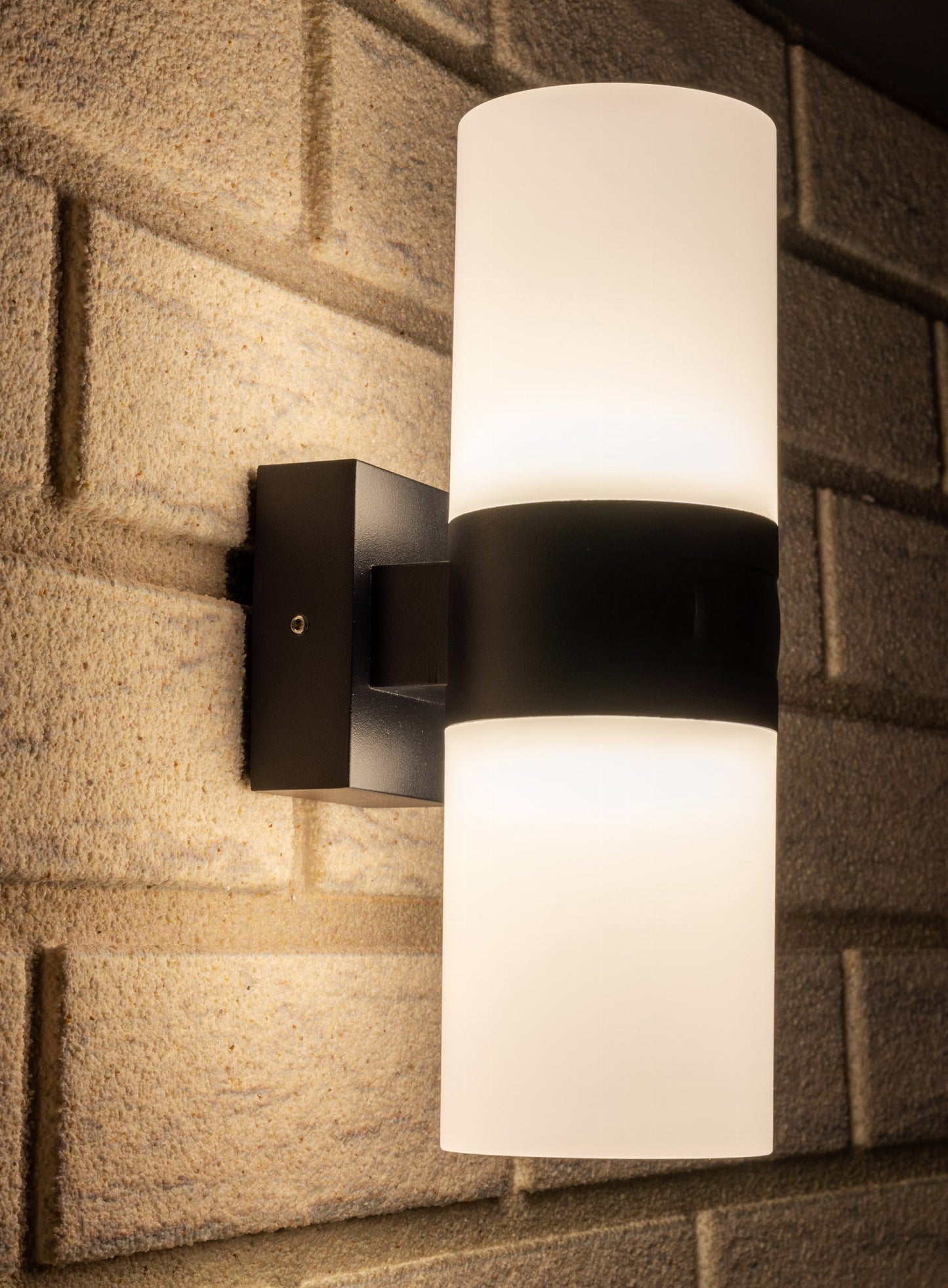 LED Wandleuchte "TUBULAR" IP65 20W, 2085lm, 180° Bewegungsmelder, 2900K