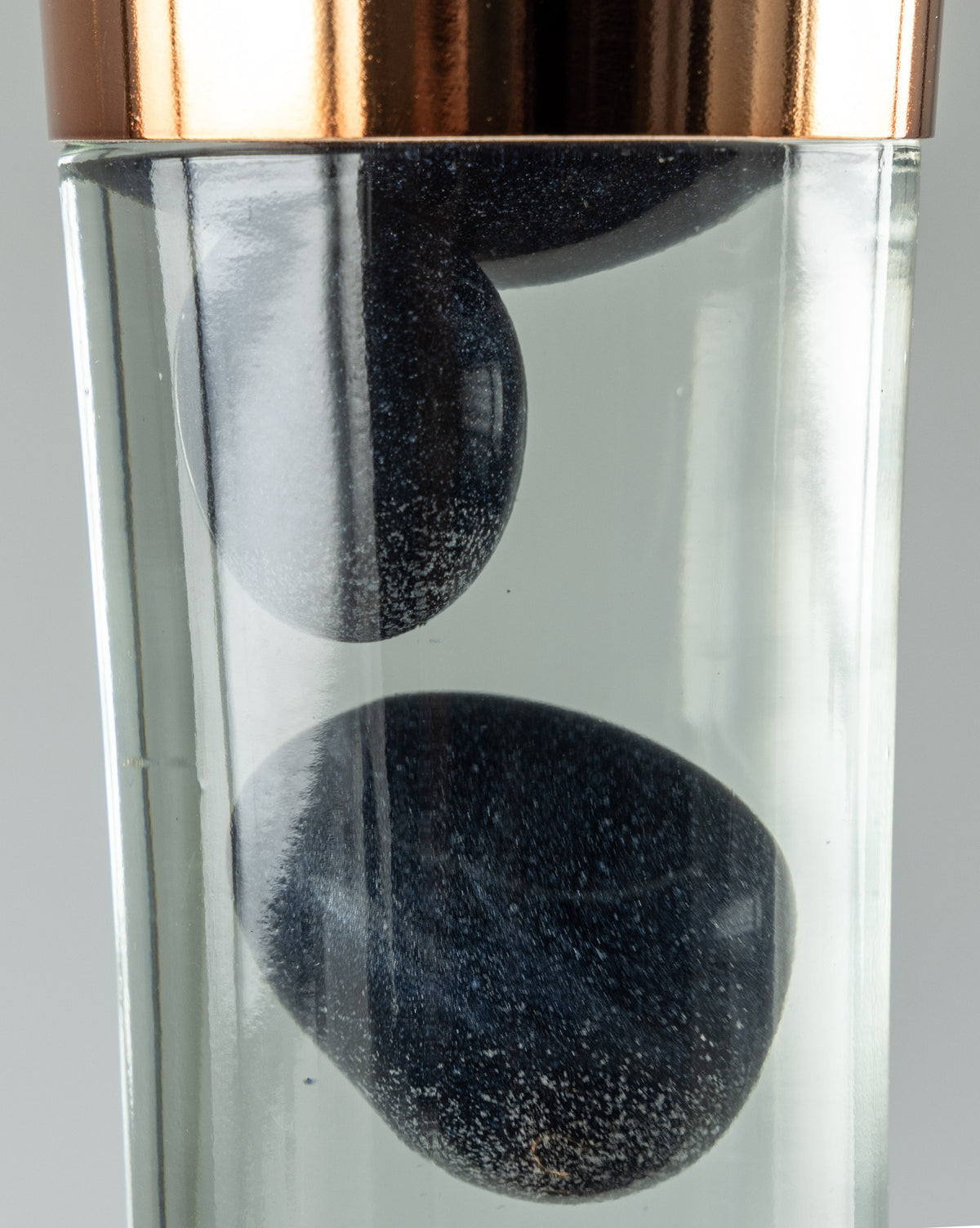 Lavalampe 40cm Wasser: Klar / Wachs: Schwarz Metallic / Body: Kupfer