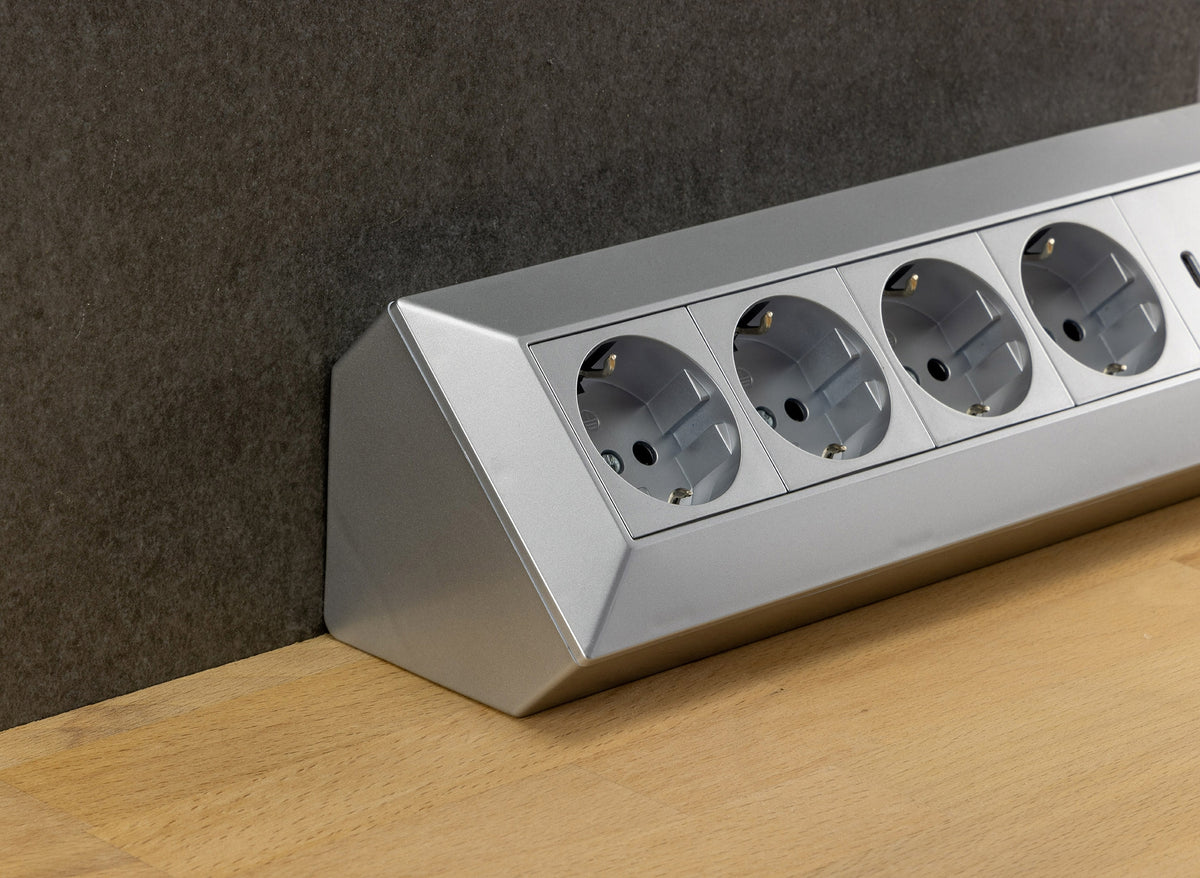 4-fach Steckdosenblock, USB-A+C, silber 250V~/ 16A, Aufbaumontage, USB 3,1A, PD