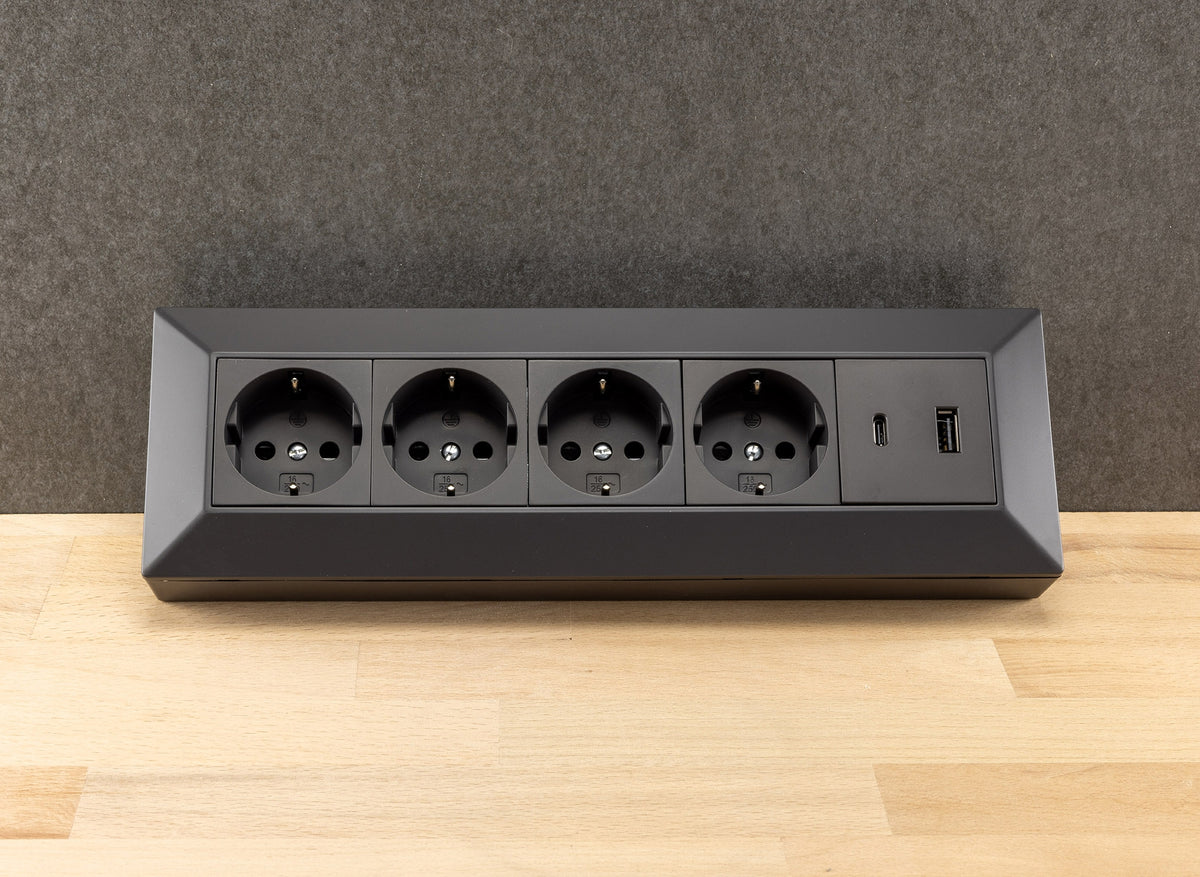 4-fach Steckdosenblock, USB-A+C, schwarz 250V~/ 16A, Aufbaumontage, USB 3,1A, PD