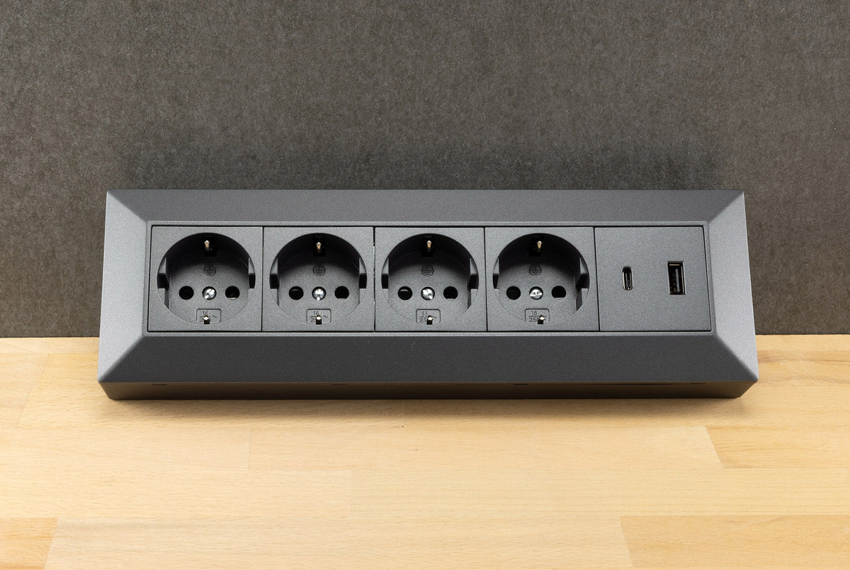 4-fach Steckdosenblock, USB-A+C, anthraz 250V~/ 16A, Aufbaumontage, USB 3,1A, PD