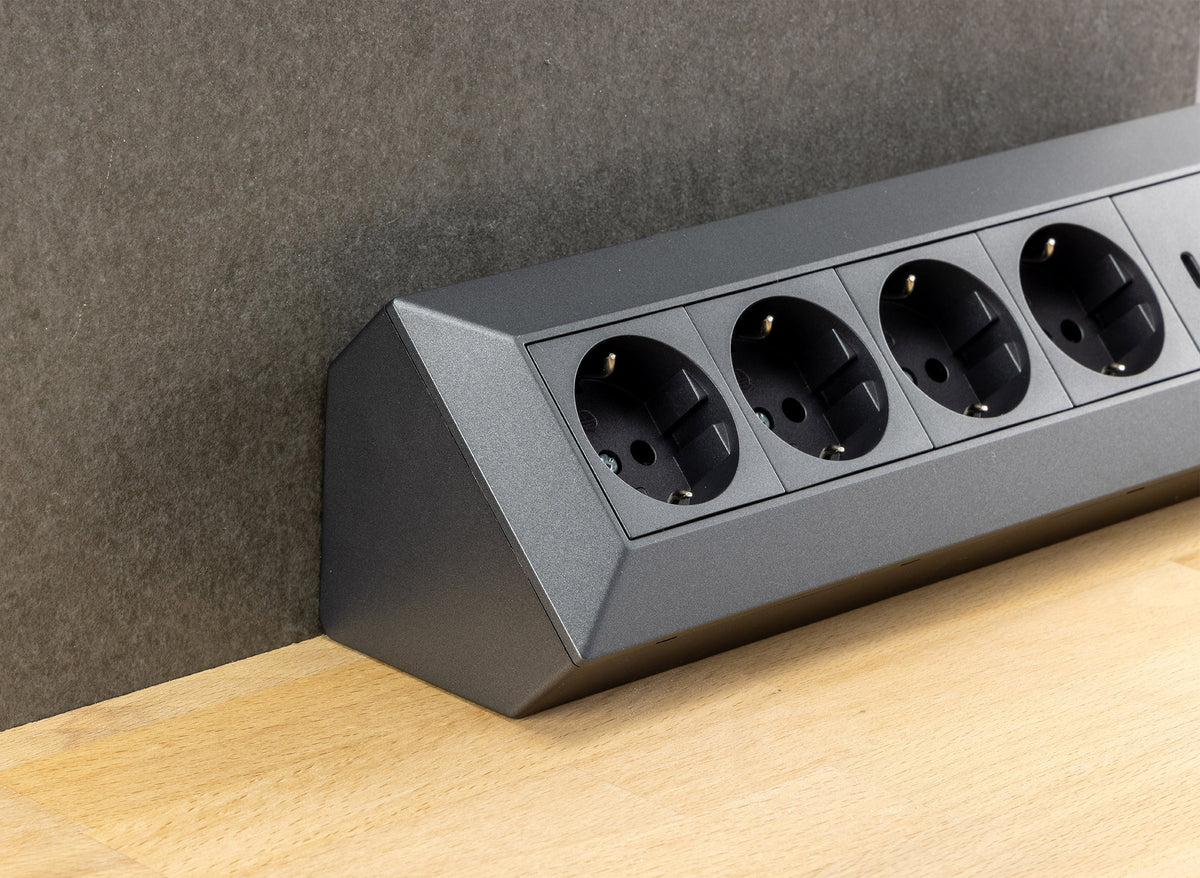 4-fach Steckdosenblock, USB-A+C, anthraz 250V~/ 16A, Aufbaumontage, USB 3,1A, PD