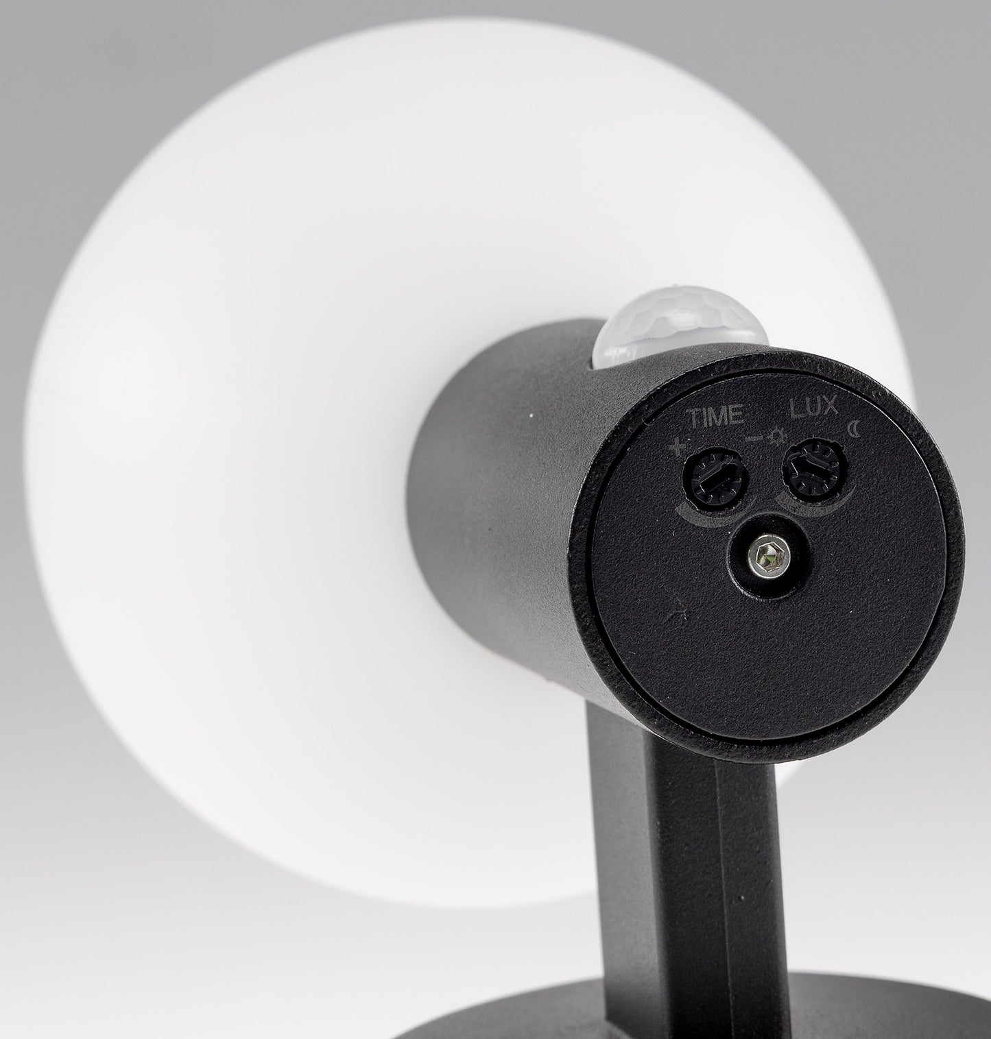 LED Wandleuchte "LAMU" mit PIR-Sensor IP65, 15W, schwarz, 3000k / warmweiß
