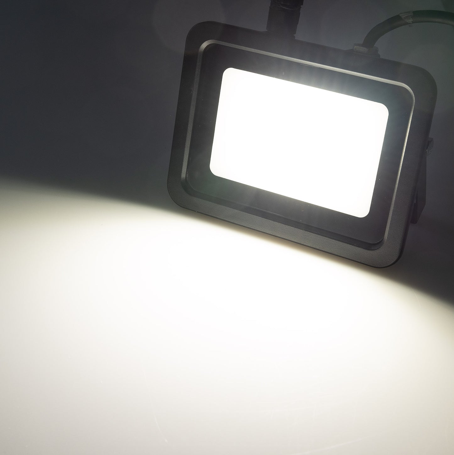 LED-Fluter "CTF-OB 30" IP65, 28W, 3075lm, 4000K neutralweiß