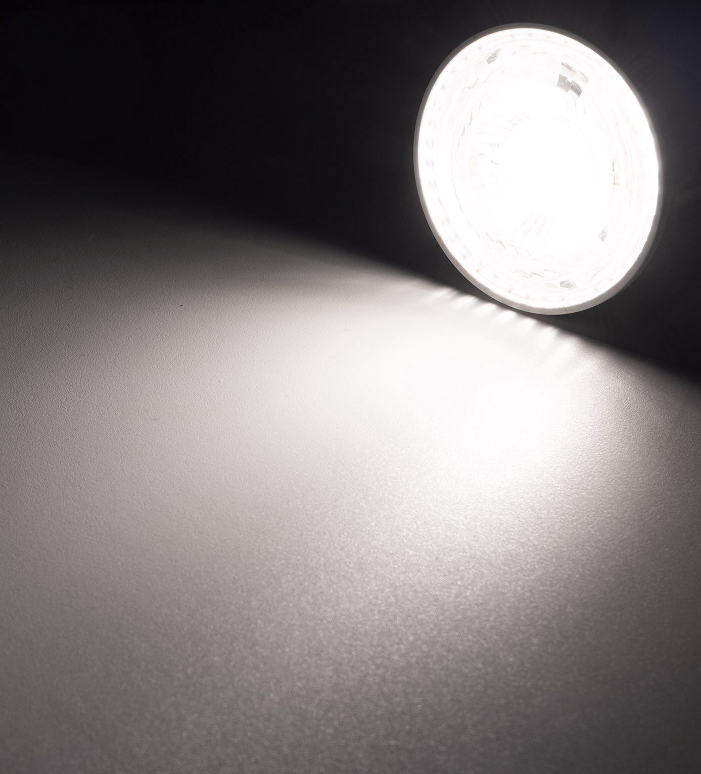 LED Strahler GU10 "P90" 4146k, 896lm, 230V/9W, 38°, neutralweiß