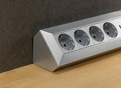 Stecker-Netzteil mit USB "CTN-0510" Ein 110-240V~, Aus 5V=, 1A, 5W, weiß