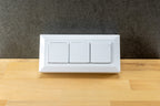 3-fach Steckdosenblock, weiß 250V~/ 16A, Aufbaumontage mit Klappen