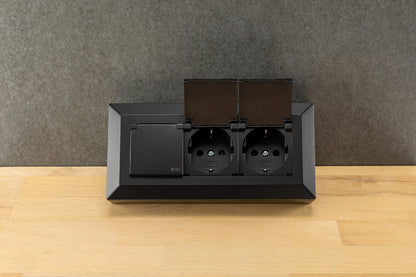 3-fach Steckdosenblock, schwarz 250V~/ 16A, Aufbaumontage mit Klappen