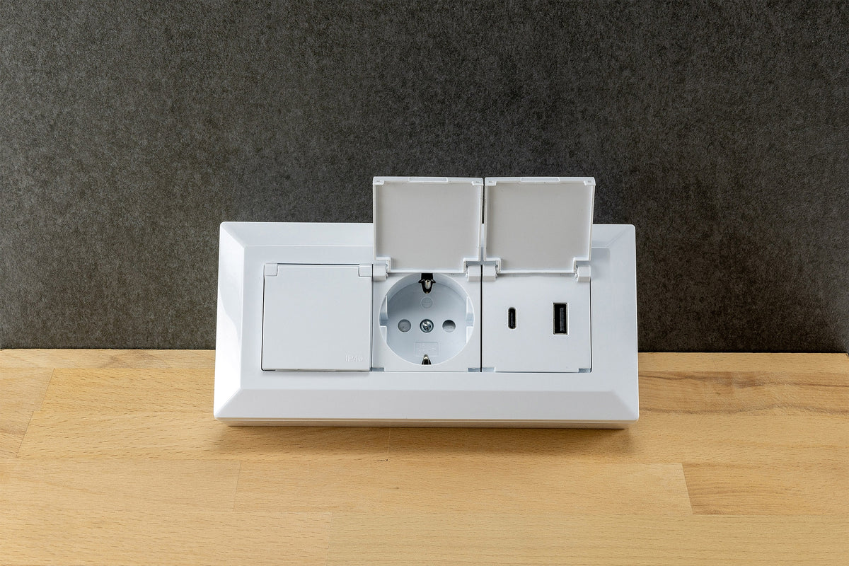 2-fach Steckdosenblock, USB-A+C, weiß 250V~/ 16A, USB 3,1A, PD, mit Klappen