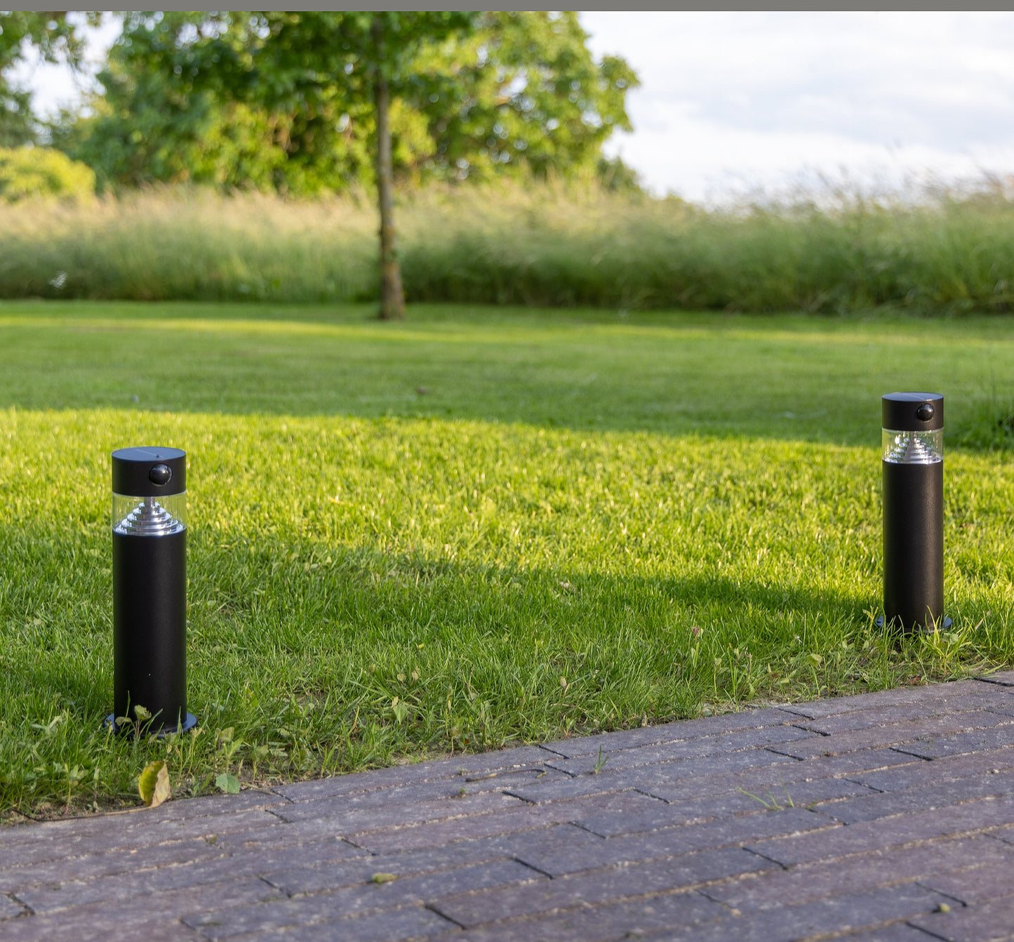 LED Solar Wegeleuchte "SWL-AS30" IP44, warmweiß 3000K, PIR Sensor, 30cm