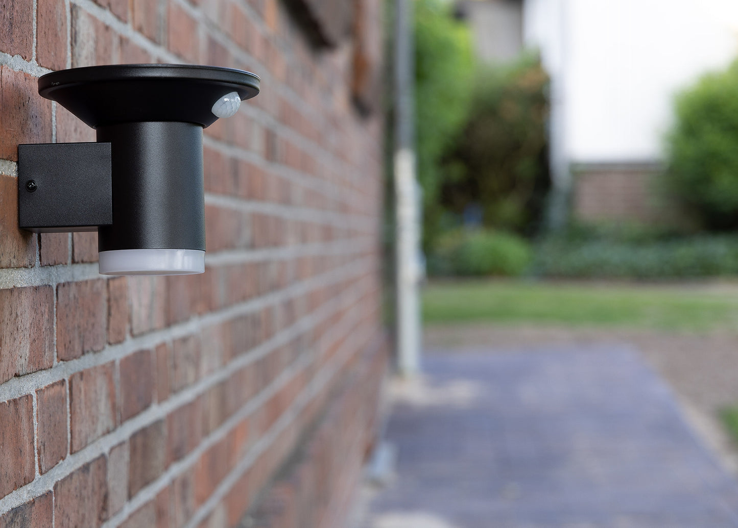 LED Solar Wandleuchte "SWL-AS500" IP44, warmweiß 3000K, PIR Sensor