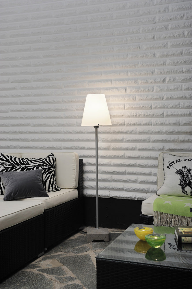 Konstsmide Stehleuchte Lucca, silbergrau lackiertes Aluminium
