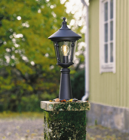 Konstsmide Gartenleuchte Virgo, matt schwarz, rauchfarbenes Acrylglas