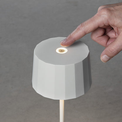 Konstsmide Positano LED USB-Tischleuchte weiss, Farbtemperatur, dimm