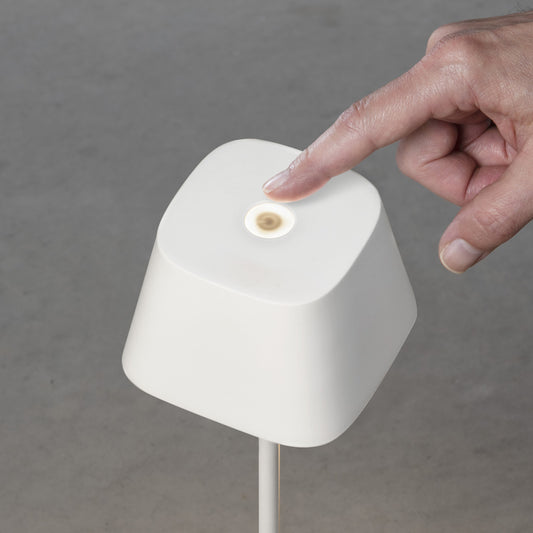 Konstsmide Capri LED USB-Tischleuchte weiss, Farbtemperatur, dimmbar