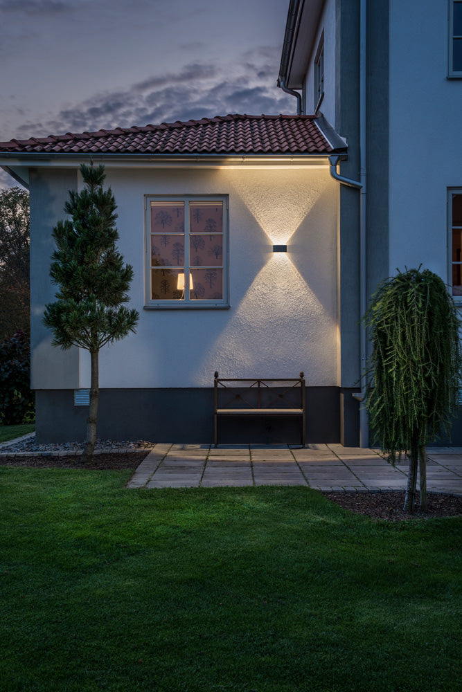 Konstsmide Chieri Wandl. 8W LED Aluminium, anthrazit, IP54