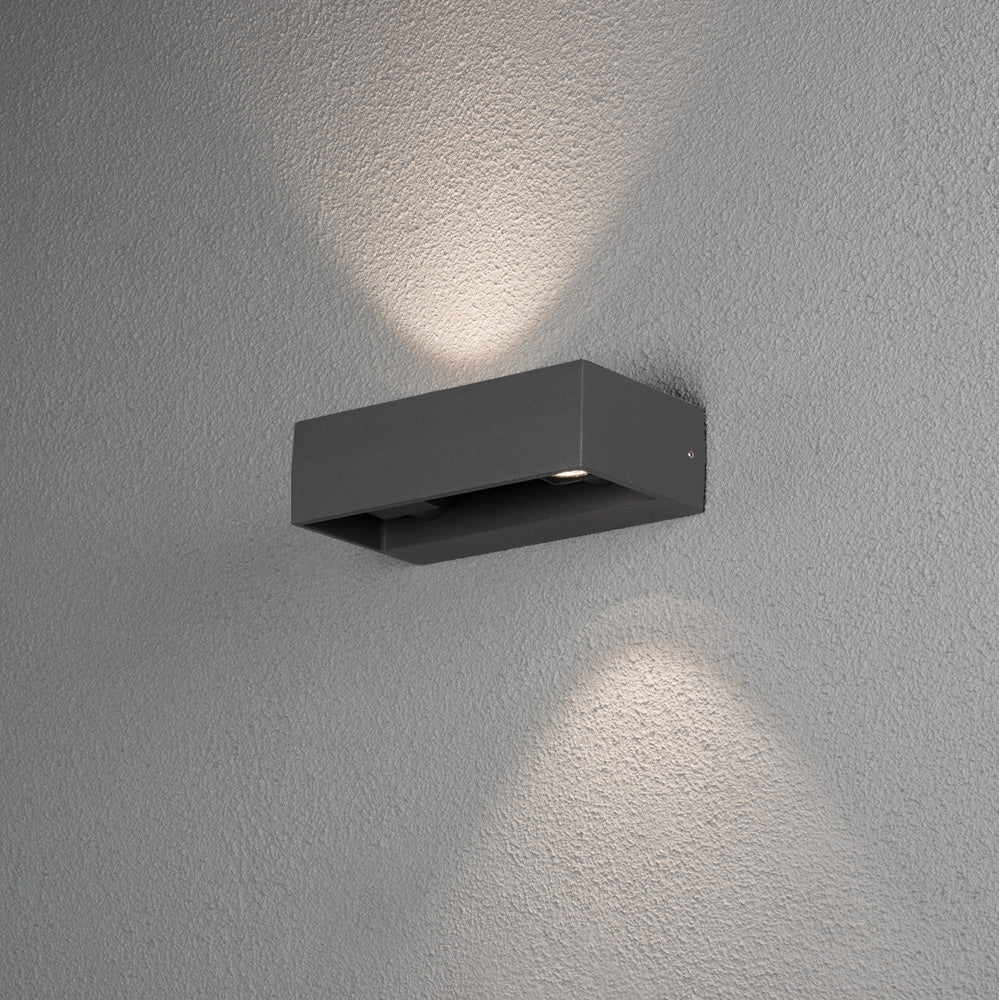 Konstsmide Monza Wandl. 2x6W LED anthrazit, 360° Spotdrehung, IP54