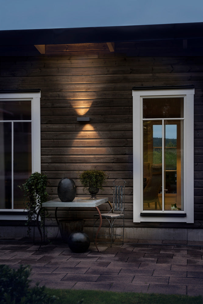 Konstsmide Monza Wandl. 2x6W LED anthrazit, 360° Spotdrehung, IP54