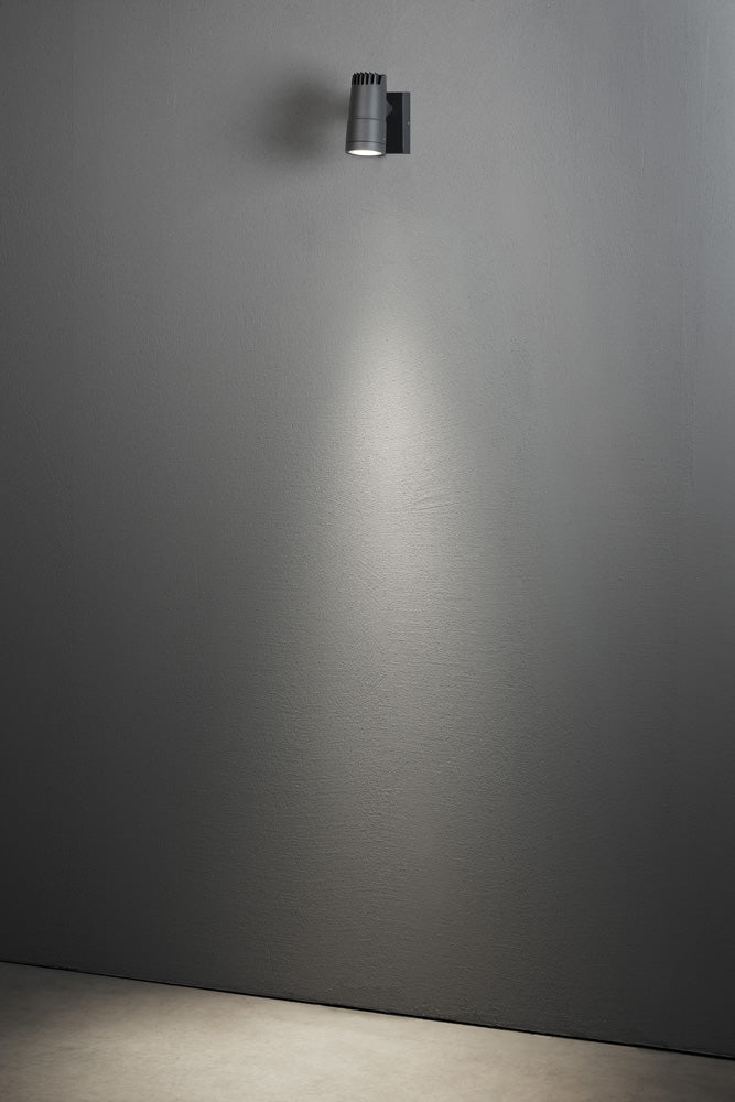 Konstsmide Andria Wandl. 9W High Power LED anthr. verstellb. Lichtaus.