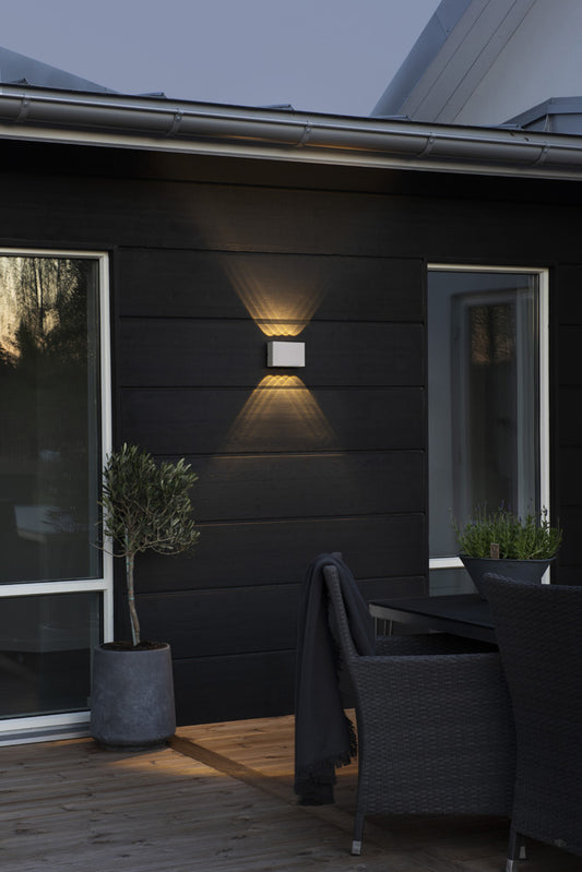 Konstsmide Chieri Wandl. 2x4 LED, weiss, IP54