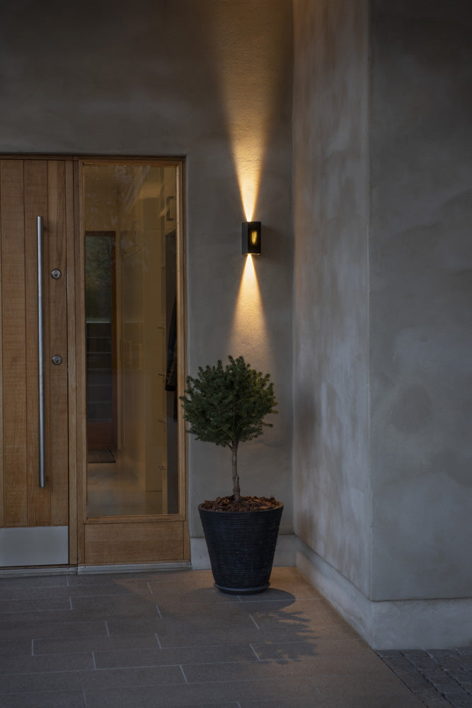 Konstsmide Cremona Wandl, anthr, dig, Flamme, 2x3Watt, LED , mit Fernb.