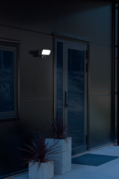 Konstsmide Konstsmide Smartlight 18W Schw, Kamera, Lautspr. Mikr, Wifi