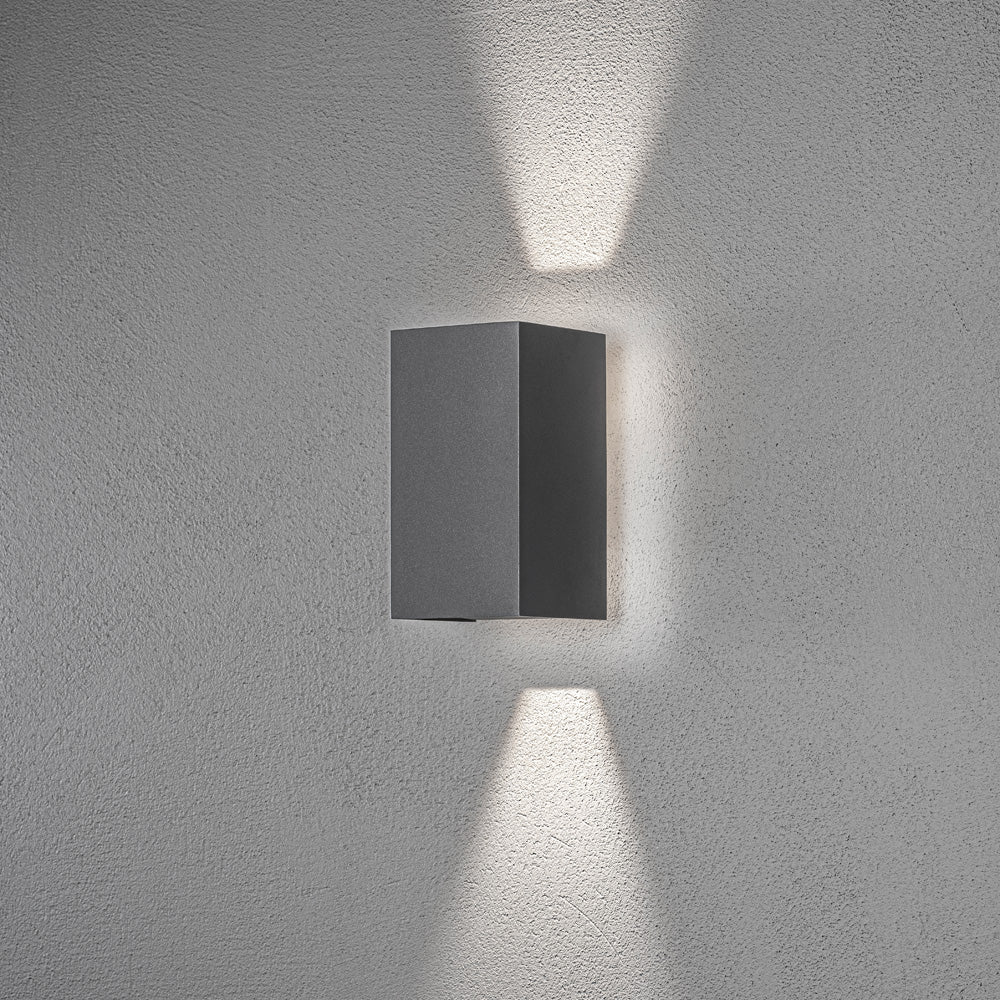Konstsmide Cremona Wandl. anthrazit 3x3W HP LED mit Rückwandleuchte