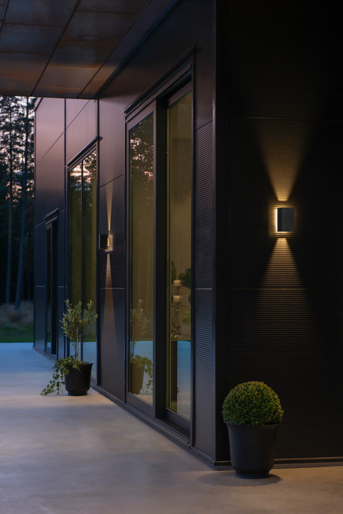 Konstsmide Cremona Wandl. anthrazit 3x3W HP LED mit Rückwandleuchte