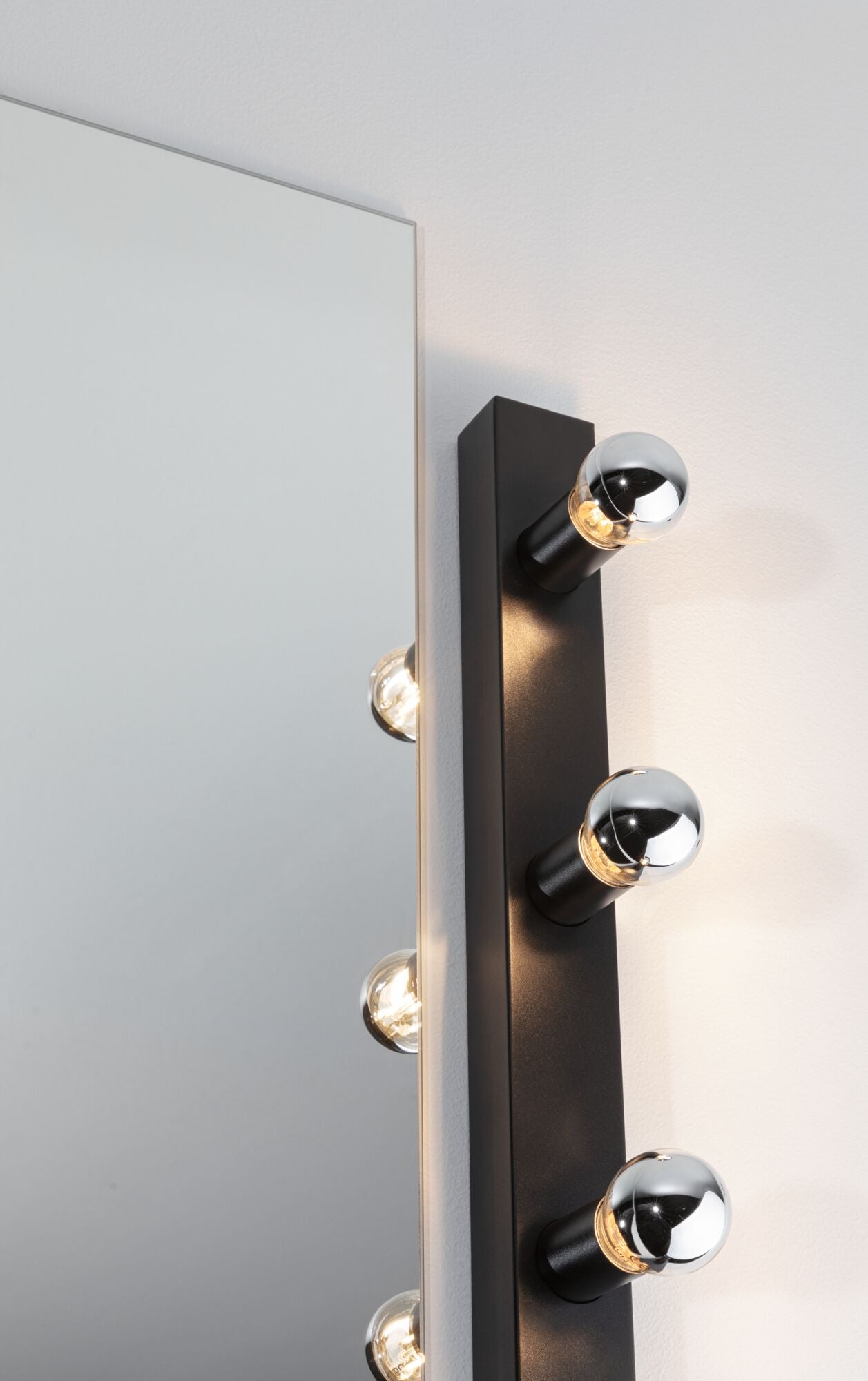 Paulmann Spiegelleuchte Regula II IP44 E14   230V max. 3x40W dimmbar Schwarz