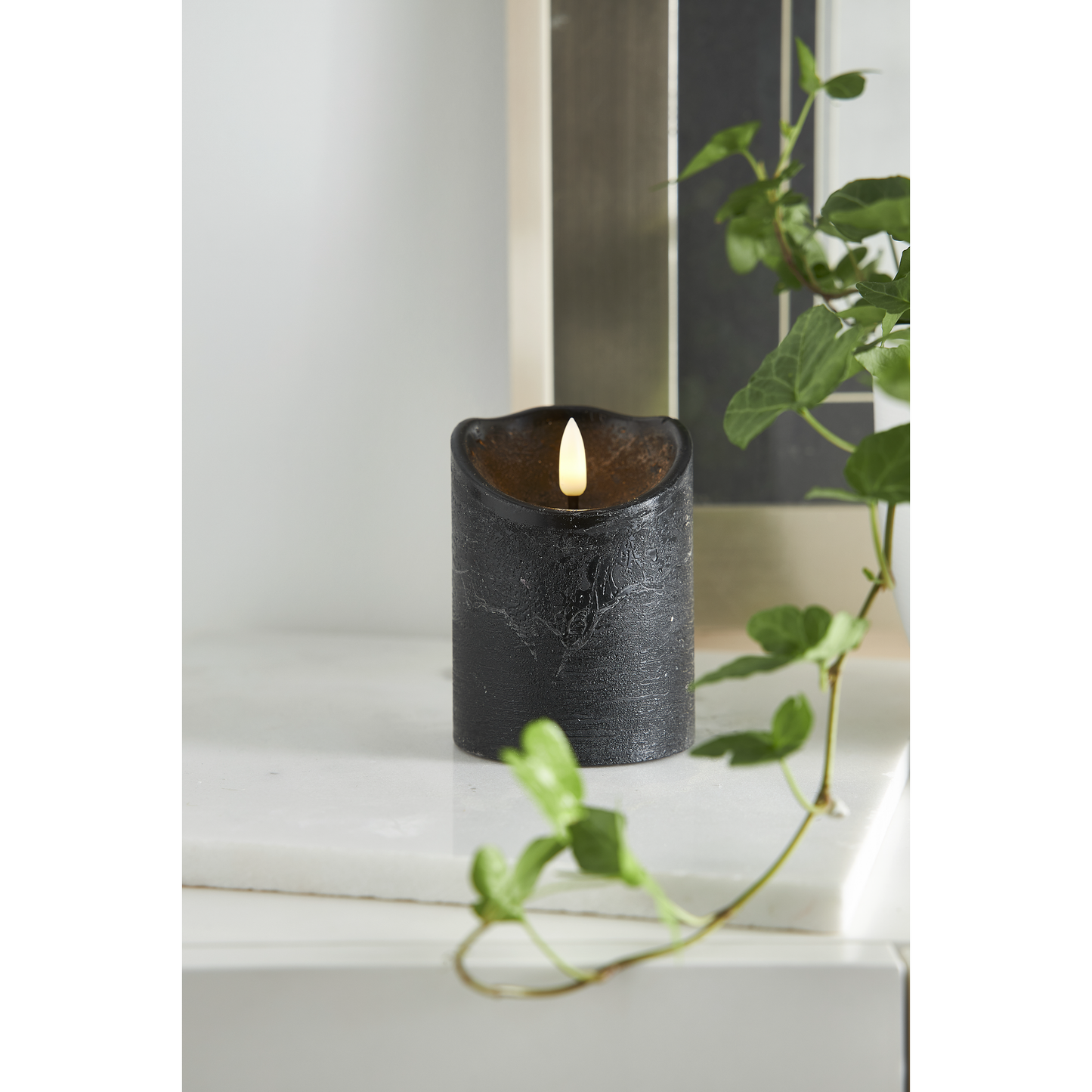 LED-Echtwachs-Kerze ''Flamme Rustic'' , schwarz, 10x7.5cm, Timer, warmweiß